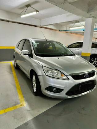 FORD FOCUS 2.0 GHIA 16V GASOLINA 4P AUTOMÁTICO
